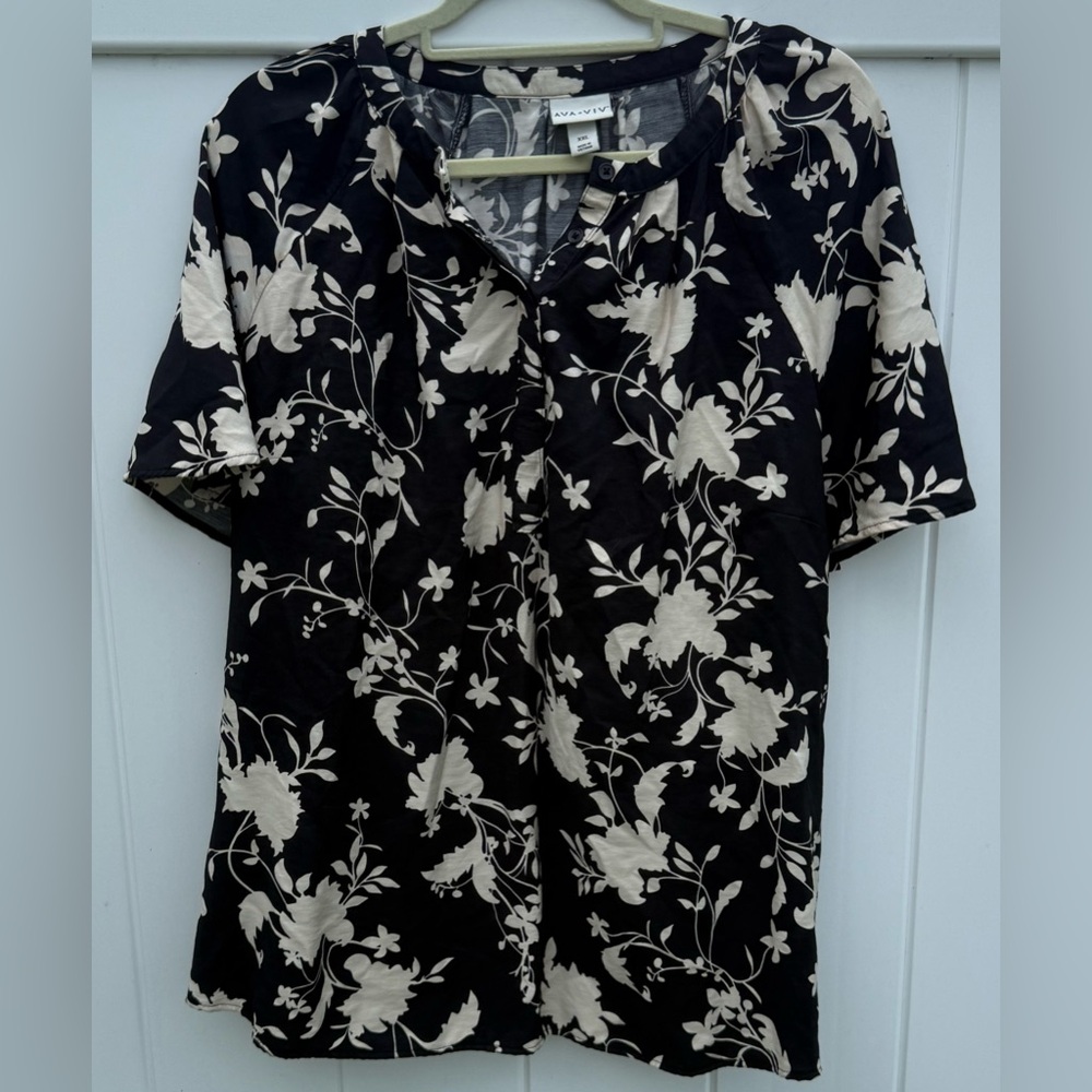 Ava & Viv Black & Cream Floral Pattern Short Bell Sleeve Blouse Size XXL NWOT